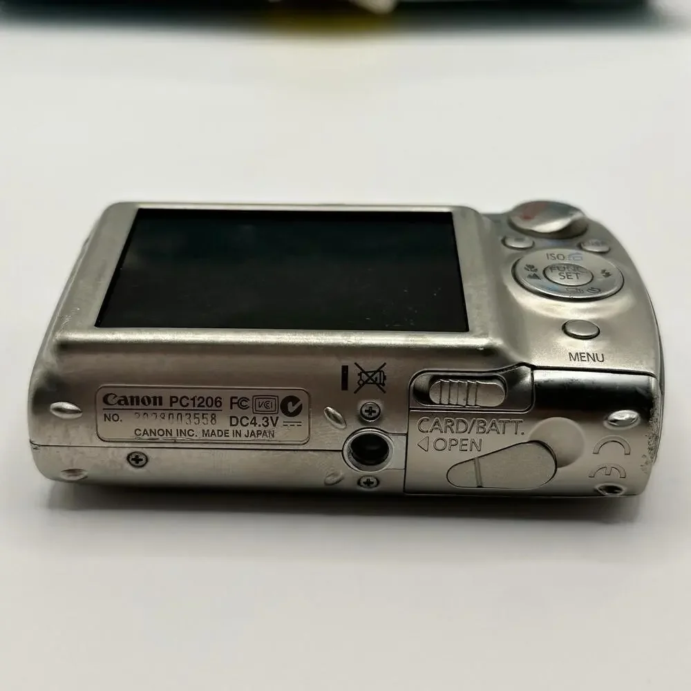 Canon PowerShot ELPH SD900 Silver 10MP 3X Zoom Digital Pocket Camera No Shutter